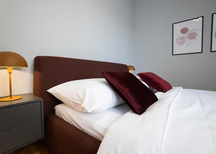 42m2 Apartment, Location With Big Terrace * Viena
